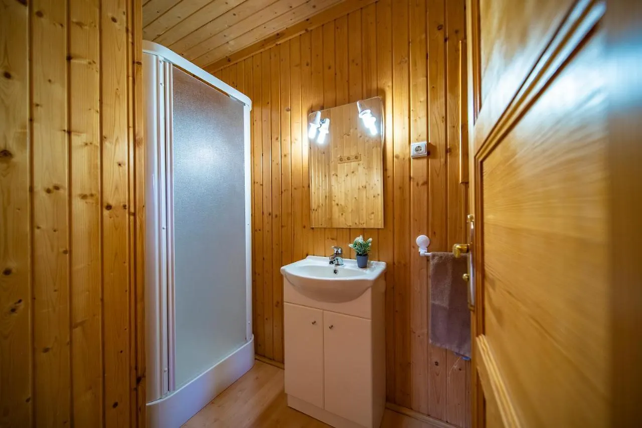 Camping Bungalow Serra De Prades Resort 4*, Vilanova de Prades